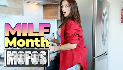 David Flores Wakes Up And Finds Mandy Flores Bending Over For Some Morning Anal Sex – MOFOS
