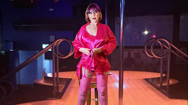 Granny Carmen: The Finger Fucking Of A Gilf Fuscia Angel