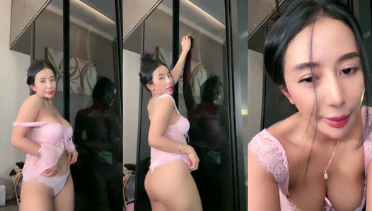 INDO HORNY GIRL MASTURBATE DURING VISEO CALL WITH BOYFRIEND