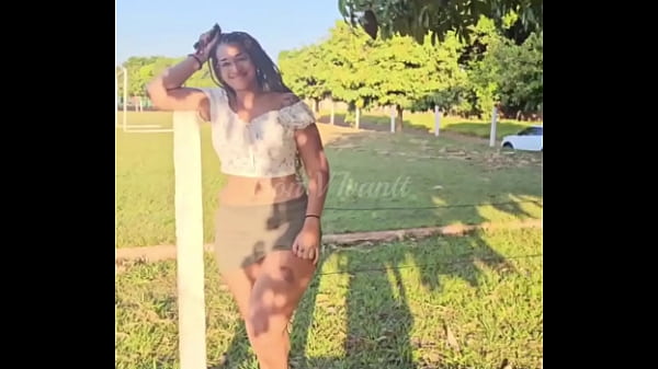 Meu Corninho Me Levou Na Praça Pra Achar Algum Comedor Dotado  (Cuckold)