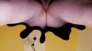 Sexy MILF Alia – Under the Skirt