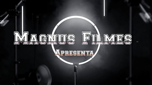 Baixinha do cuzão gostoso fodendo e gemendo