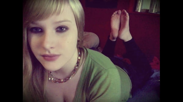 Chelsea’s feisty teen feet (photos)