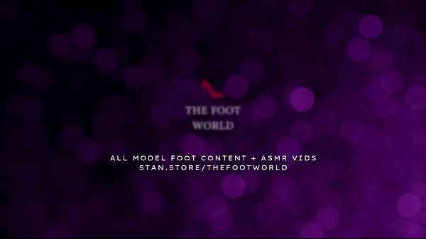 Outdoor foot slave – clean my feet while the neighbours watch