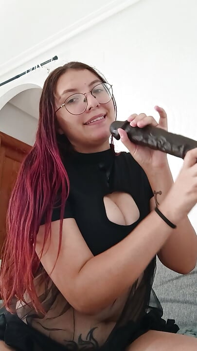 Crazy about black cocks, away with white minis!!