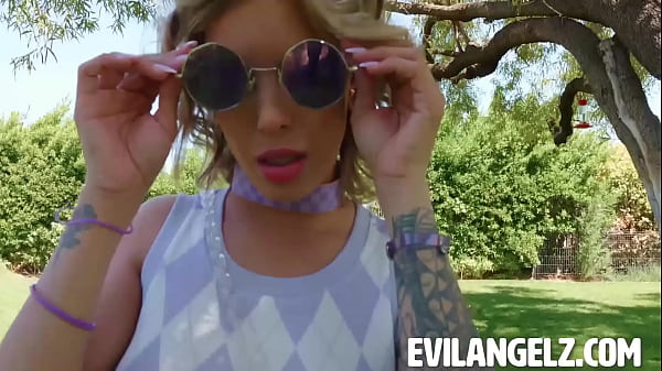 E-Girls Jesse Pony, Nade Nasty