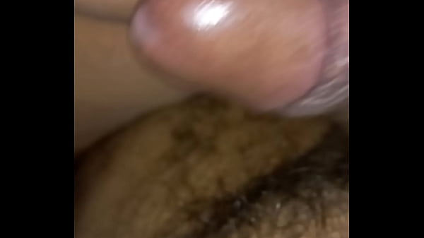 Le gusta jugar con la verga