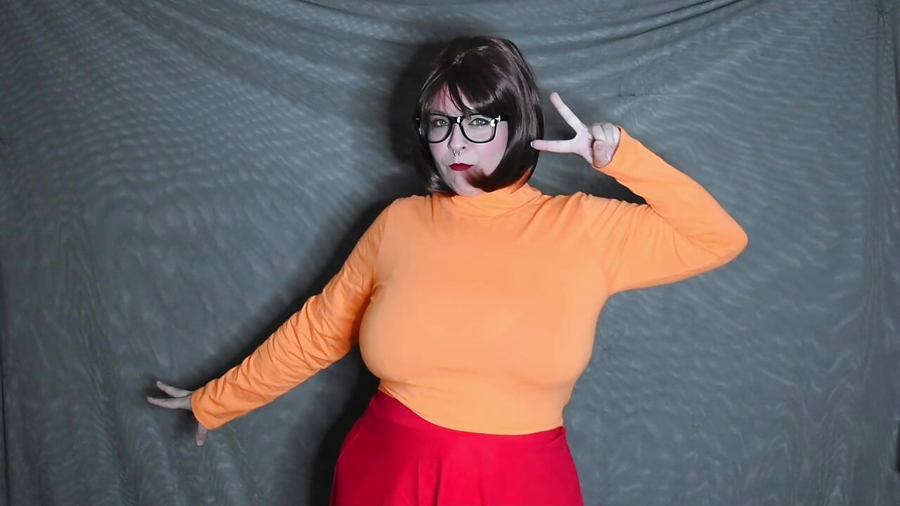 Velma Cosplay strip