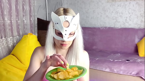 GIANTESS: Mia’s Mimi Giantess mouth tour