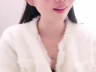 Hot Japanese Babe Doing Solo Masturbation