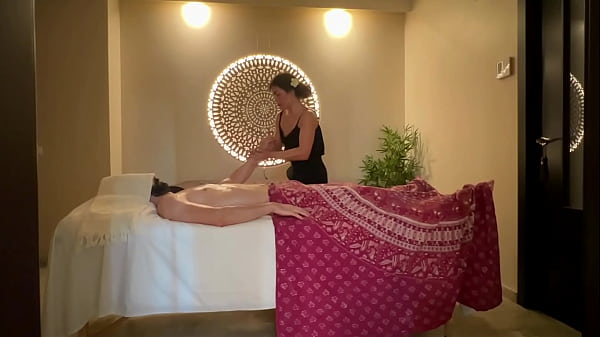 Sexy Milf Masseuse Gives Oriental Massage With Hot Oil