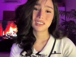 Amateur Asian teen sucks this big hard cock