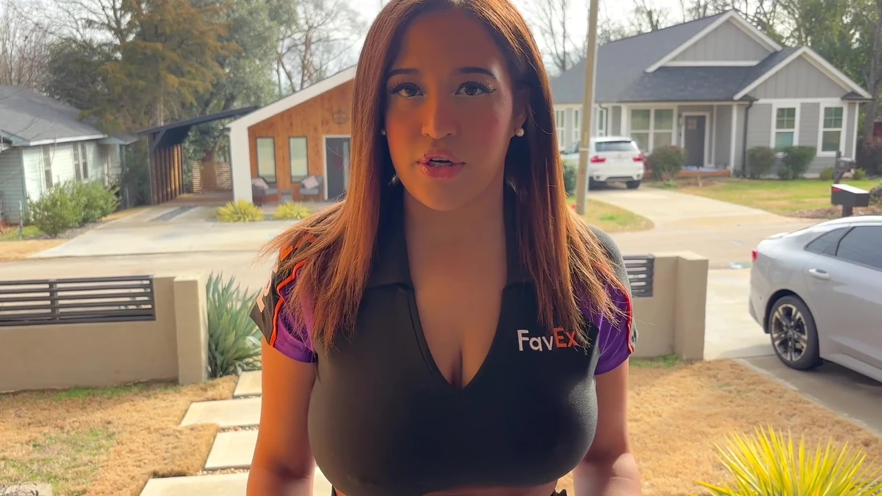 Big Boobed Delivery Slut Proves She Knows How To Handle Your Package (Hardcore Blowjob And Anal)